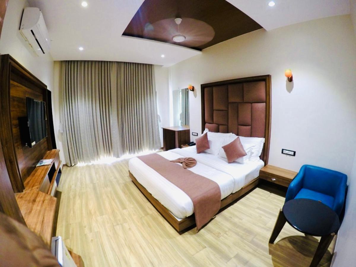 Krishna Riverside Resort Vasad Exterior photo