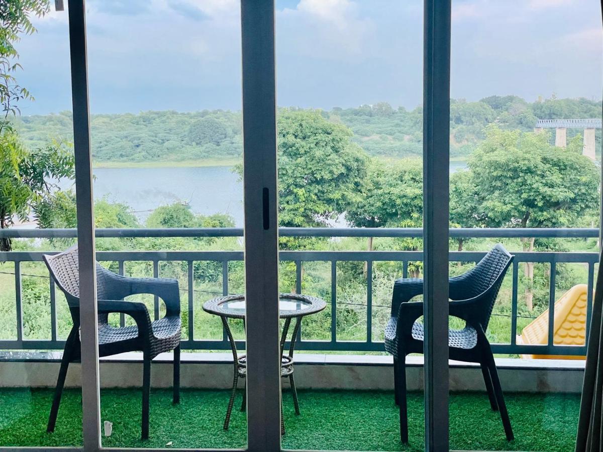 Krishna Riverside Resort Vasad Exterior photo
