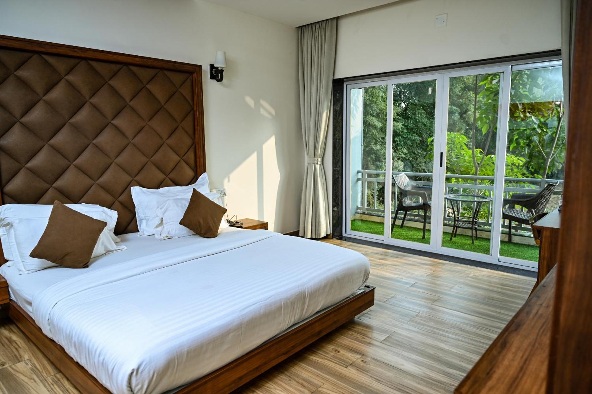 Krishna Riverside Resort Vasad Exterior photo